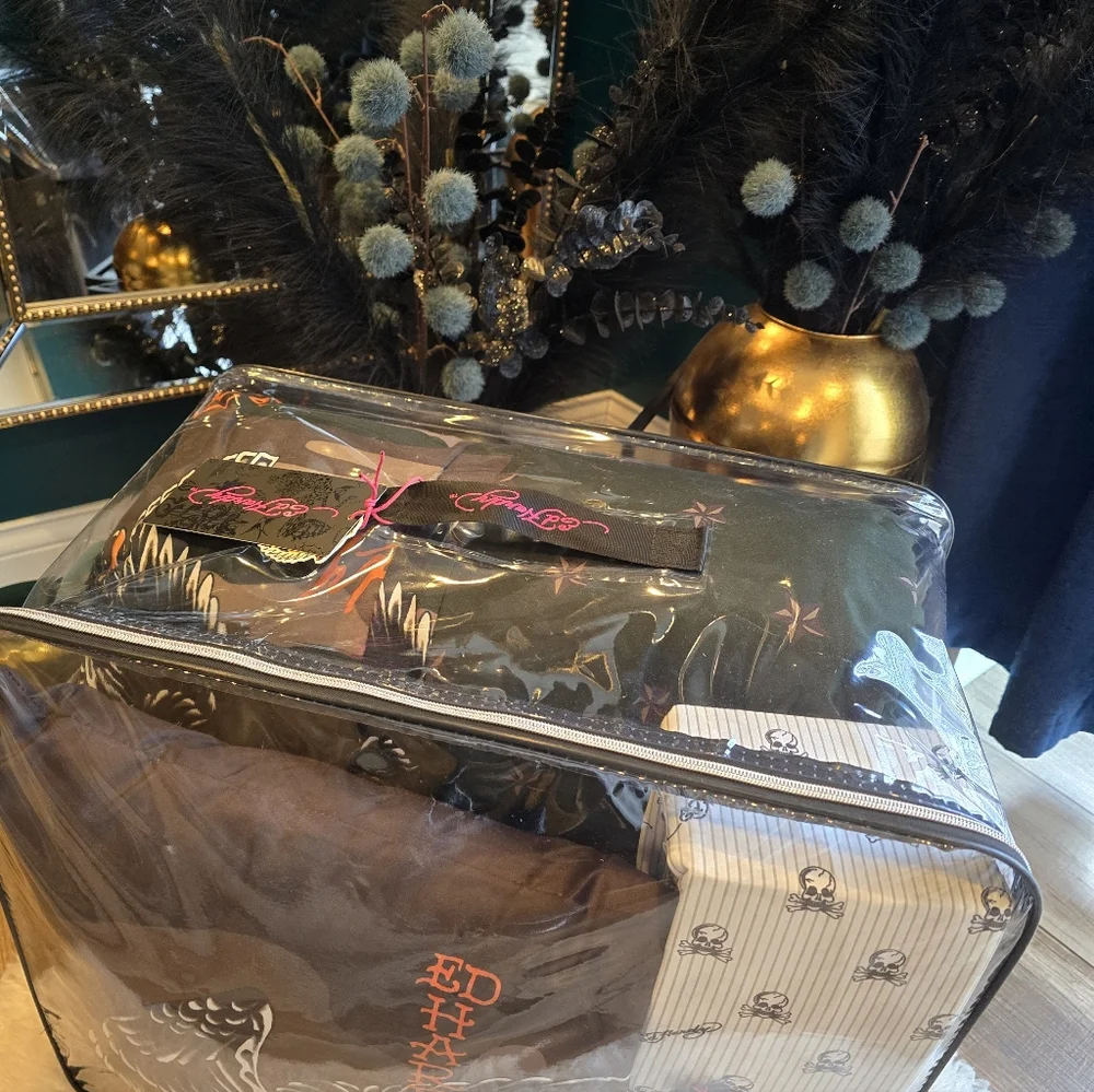 Ed Hardy Queen reversible 8piece Bedding set new